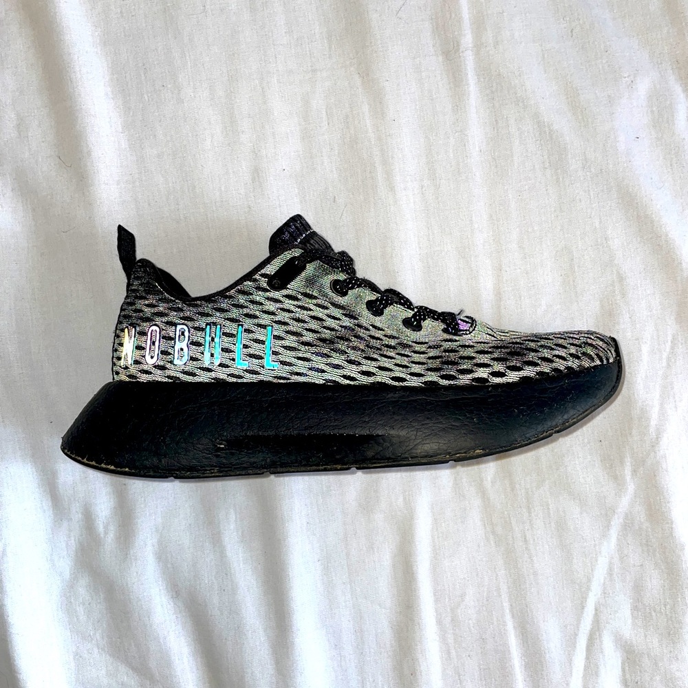NOBULL
BLACK IRIDESCENT RUNNER+ (WOMEN'S) - 7.5